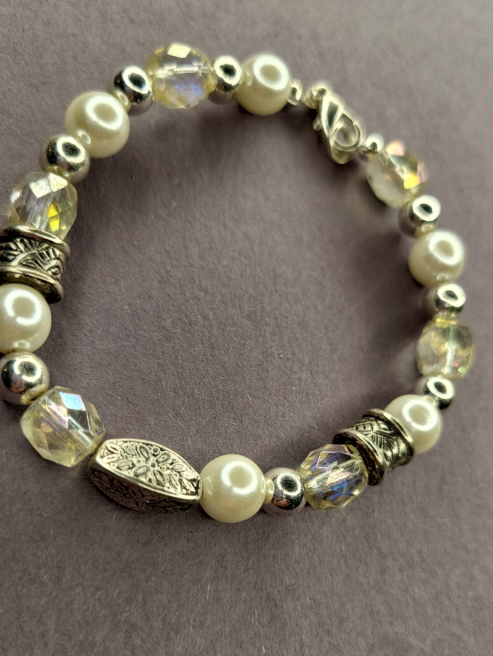 Elegant Pearl & Crystal Bracelet